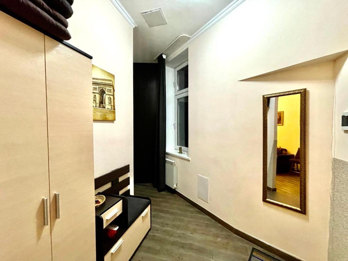 V&O Whitechocolateapt 800 M To Opera Lviv Eksteriør billede