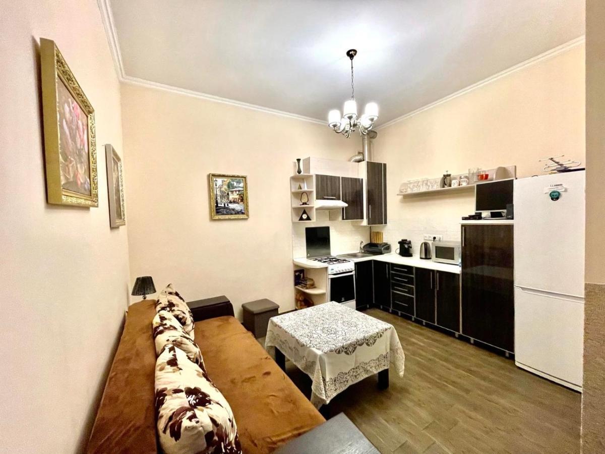 V&O Whitechocolateapt 800 M To Opera Lviv Eksteriør billede