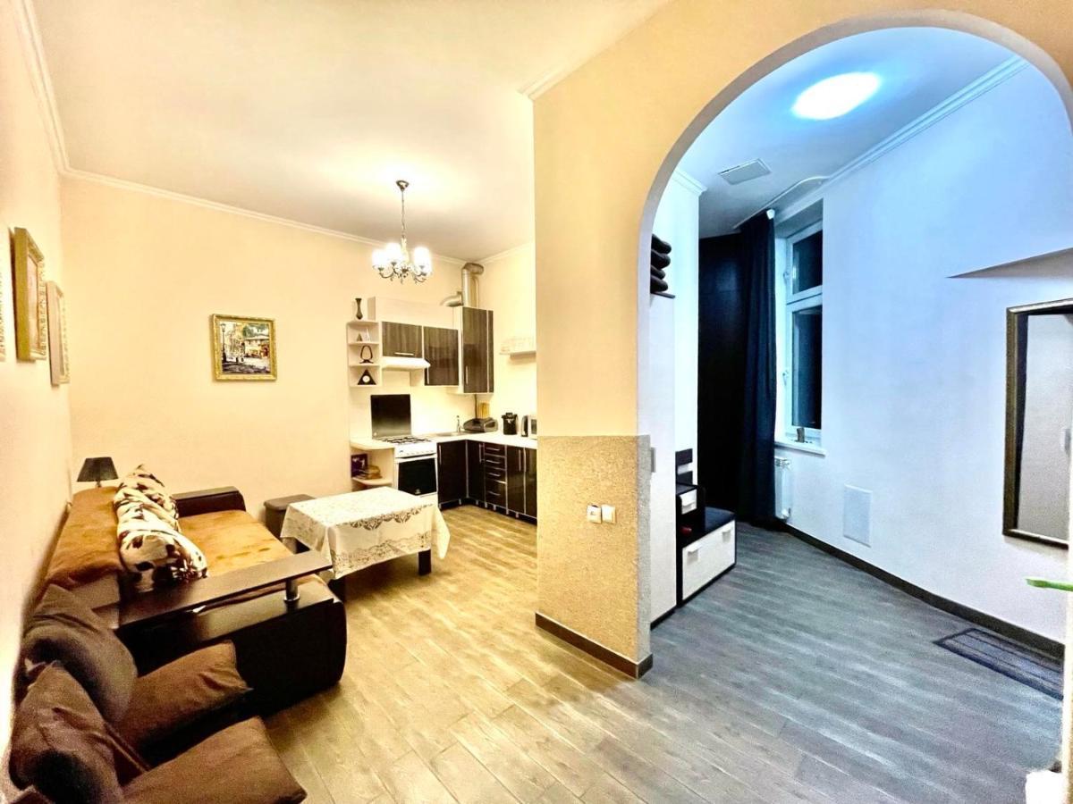 V&O Whitechocolateapt 800 M To Opera Lviv Eksteriør billede